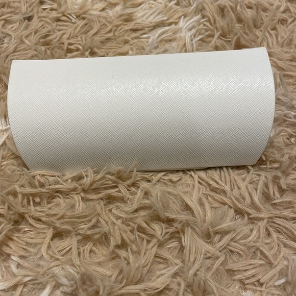 Michael Kors glass case - Picture 2 of 4